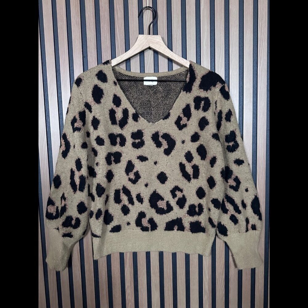 En Elly Sweater Small Women Beige Leopard Art V Neck Pullover Fleece Marled Knit